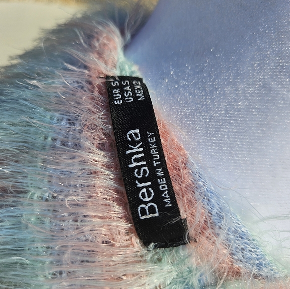 NEW Bershka Fuzzy Sleeveless Knit Crop Top Size S Knit Pastel Girlhoodcore - Picture 8 of 13